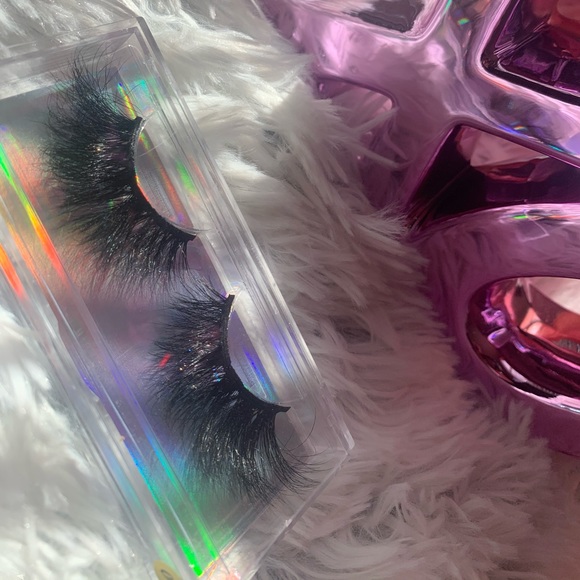 25 mm mink lashes - Picture 1 of 3